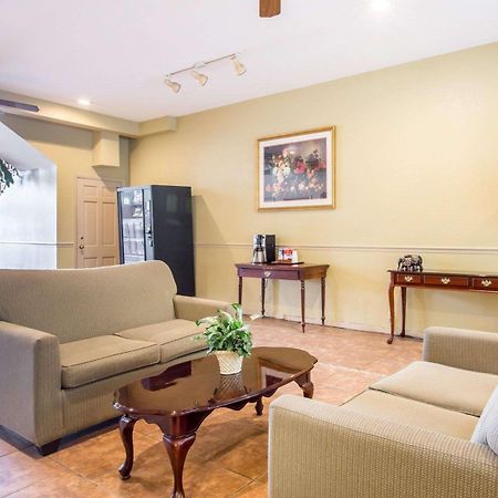 Econo Lodge Birmingham Hoover Eksteriør bilde